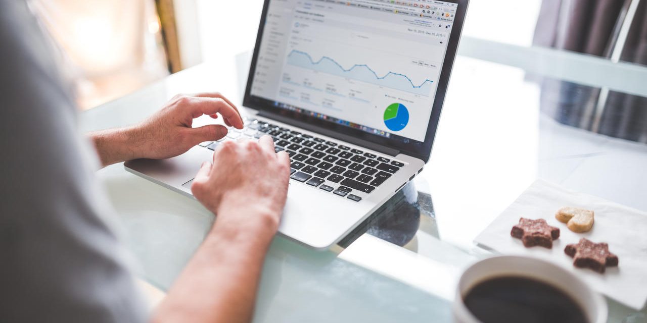 ordinateur_business_cafe